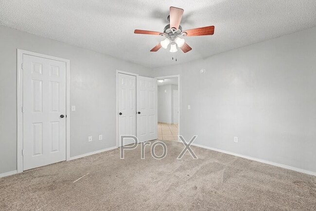 Building Photo - 3403 SW Victoria Pl