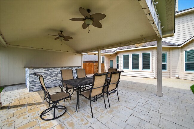 Building Photo - 7203 Thornmeadow Ln