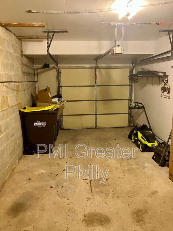 Building Photo - 2466 Brandon Ct