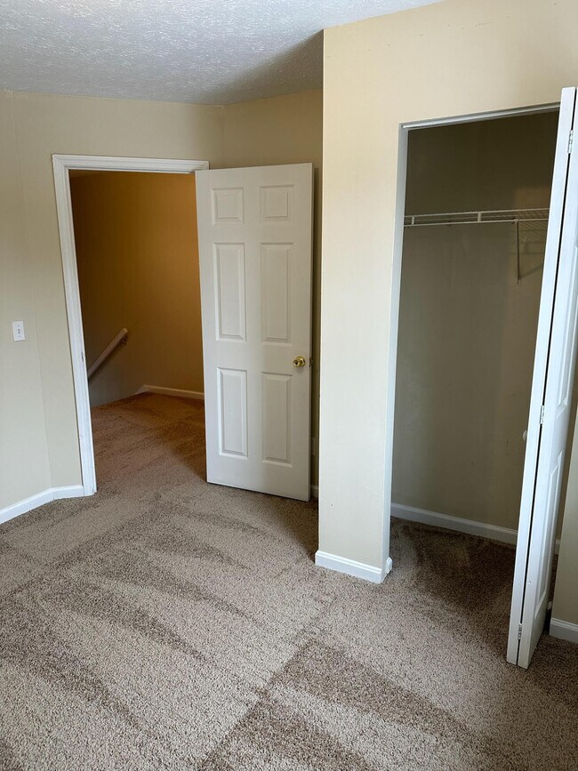 Building Photo - 3853 Sugar Creek Dr