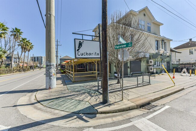 Building Photo - 415 Fairview St