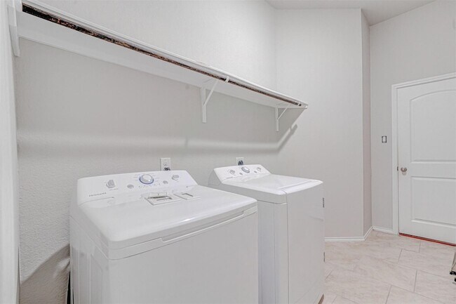 Building Photo - 24311 N Newcastle Bay Trail