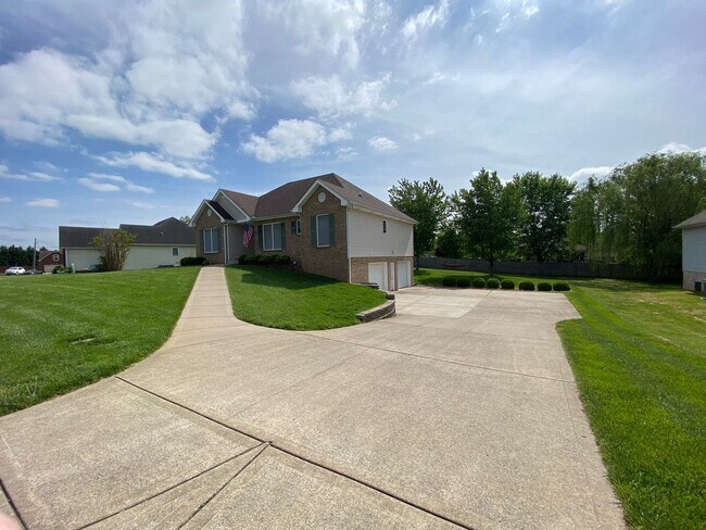 Primary Photo - 3672 Fieldstone Dr