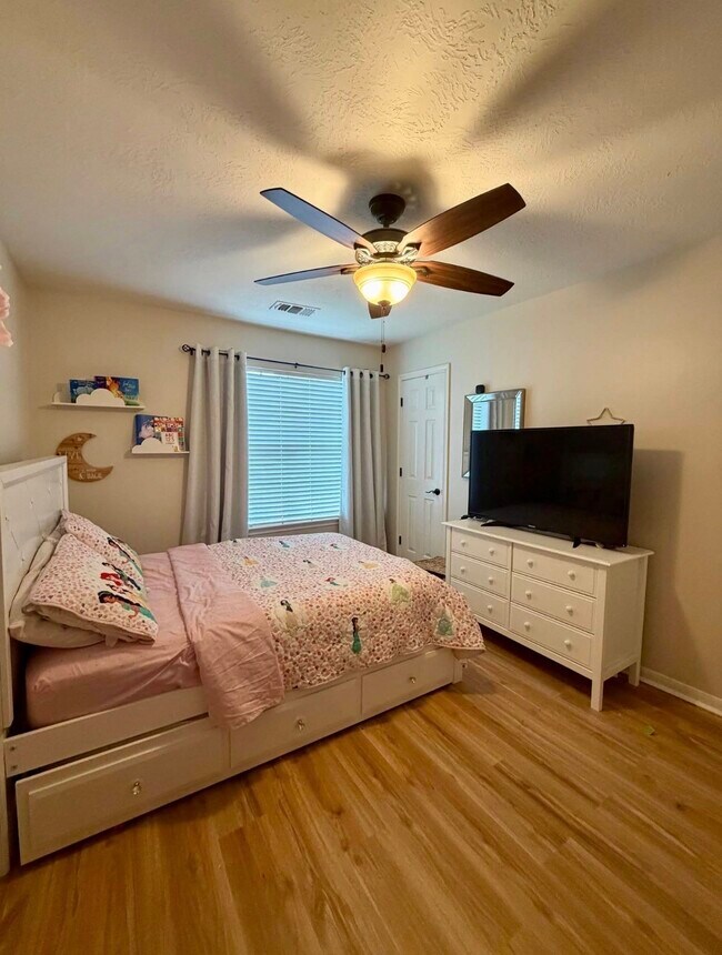 Building Photo - 1811 Emerald Lake Ct