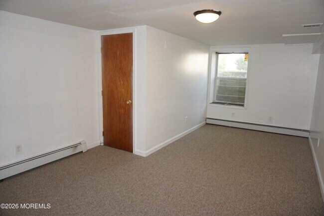 Building Photo - 1385 W Veterans Hwy