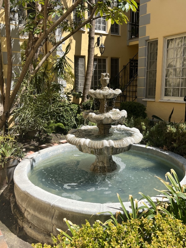 Building Photo - 1016 Masselin Ave