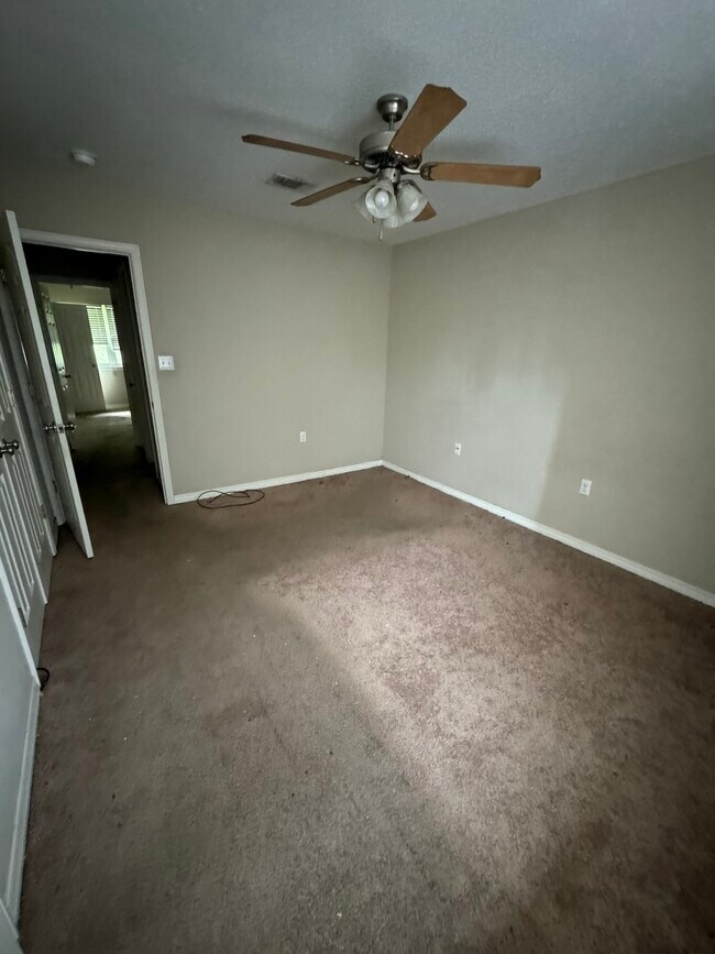 Building Photo - 1625 Martin Bluff Rd