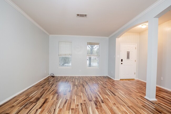 Building Photo - 115 Brazos Ln