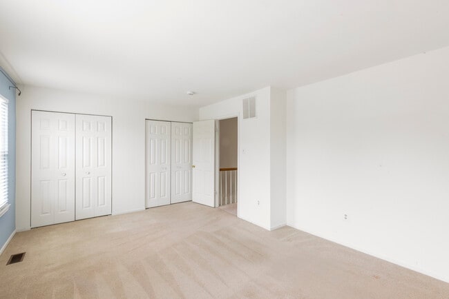 Building Photo - 2056 Griffis Ave