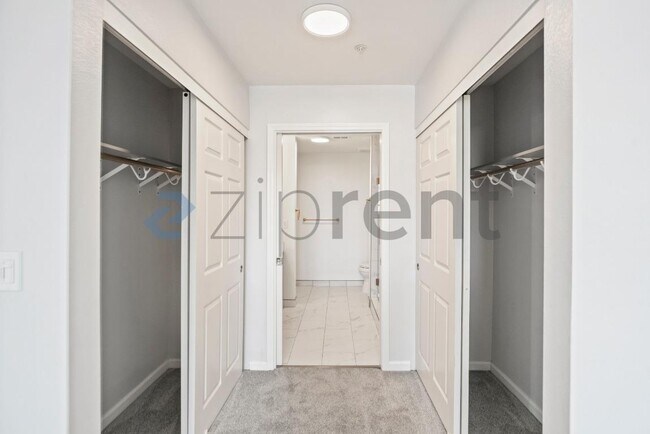 Building Photo - Unit 201