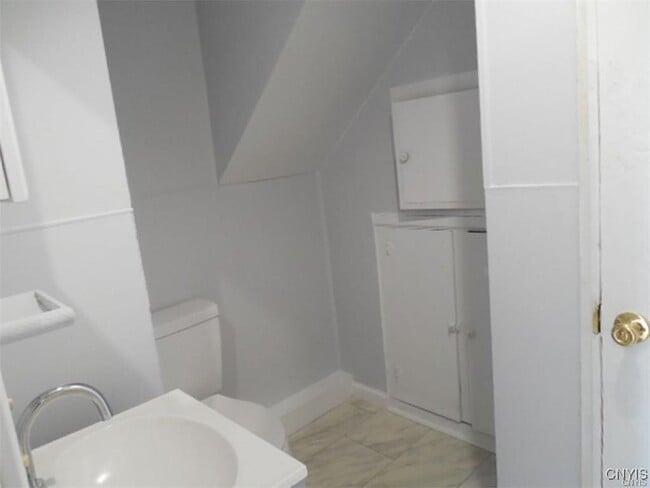 Building Photo - 227 W Main St