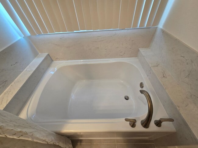 Building Photo - 3748 Tate St