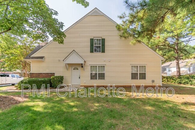 Building Photo - 8289 Christmas Ct