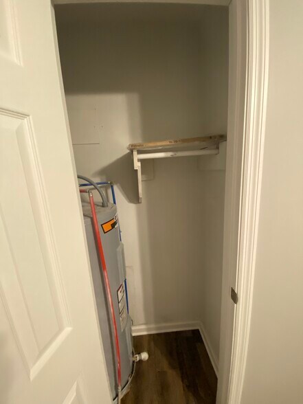 Bedroom 2 closet - 1205 Redden Ln