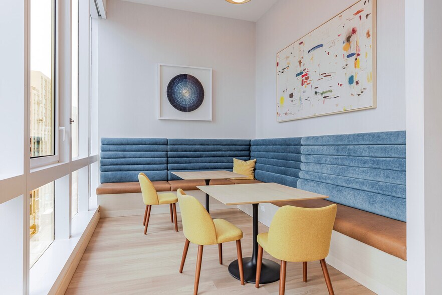 Building Photo - 27-01 Jackson Ave