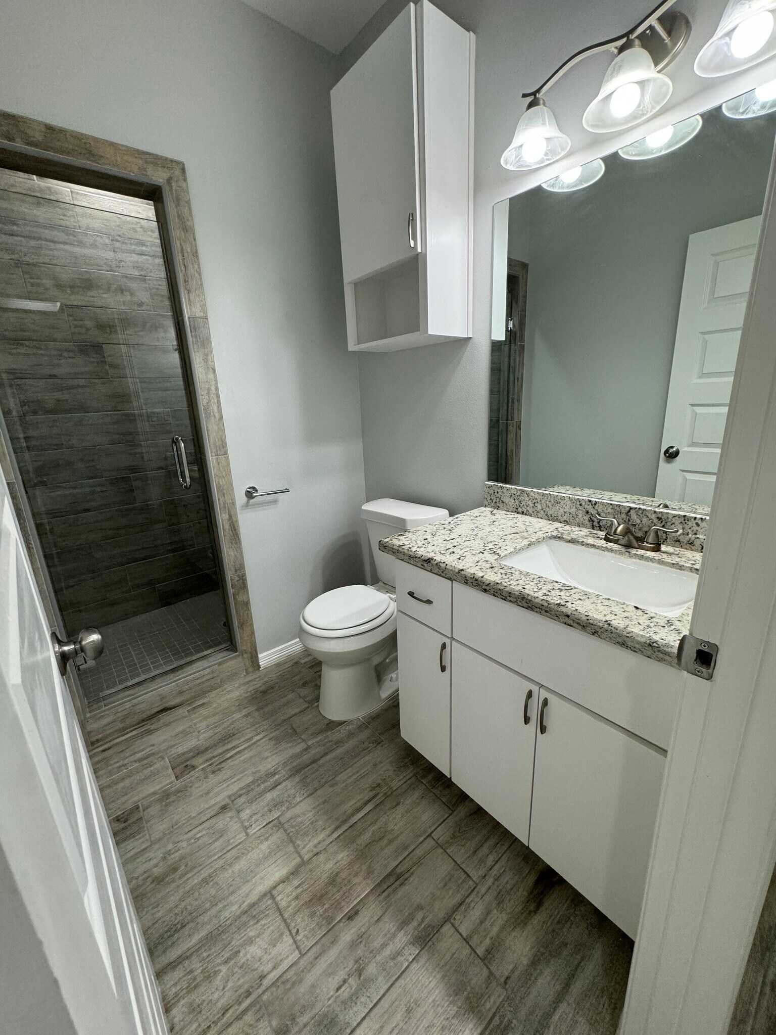 Building Photo - 1401 W Heritage Dr