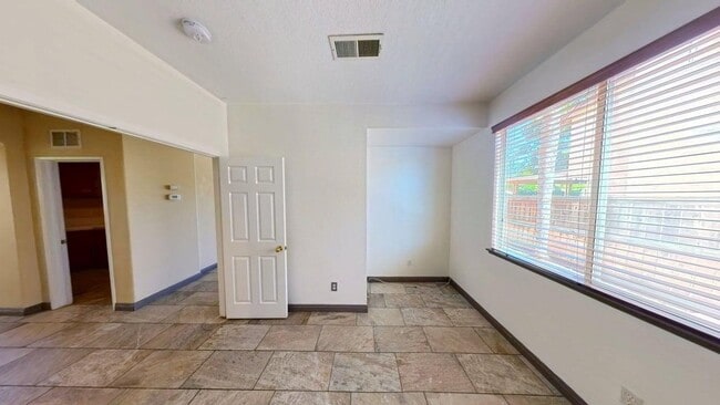 Building Photo - 37978 Spur Dr