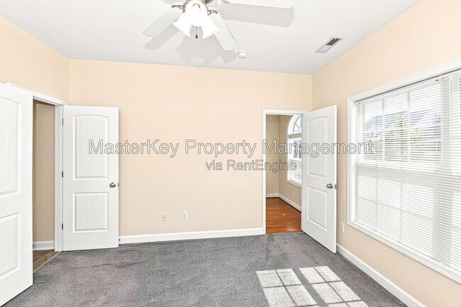 Building Photo - 725 Keystone Park Dr