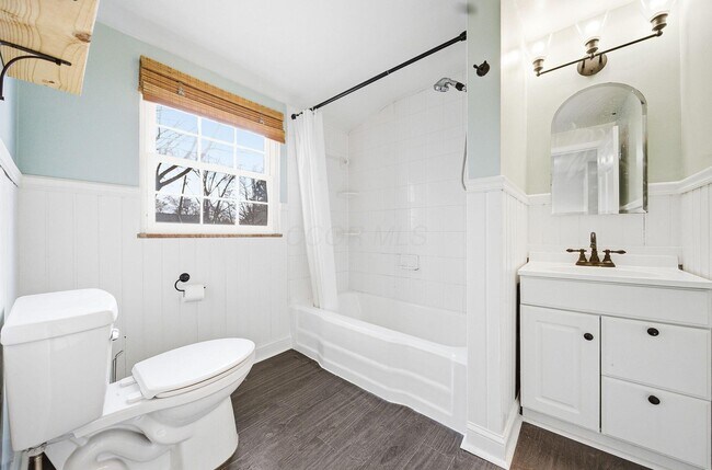 Building Photo - 532 N Drexel Ave