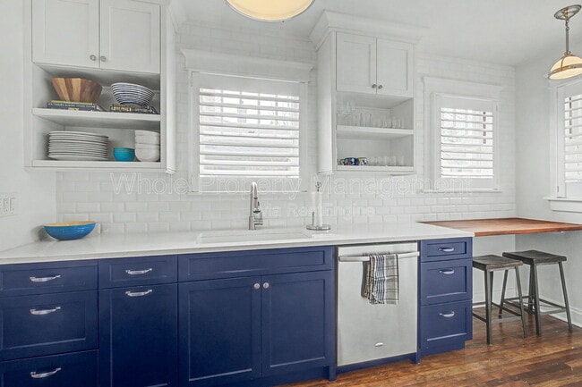 Building Photo - 449 Lafayette St