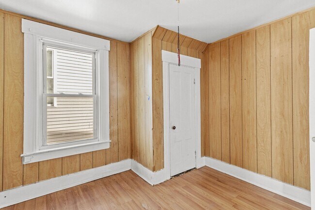 Building Photo - 278 Auburn St