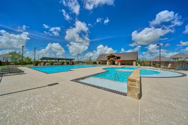 Building Photo - 9539 Summer River Dr