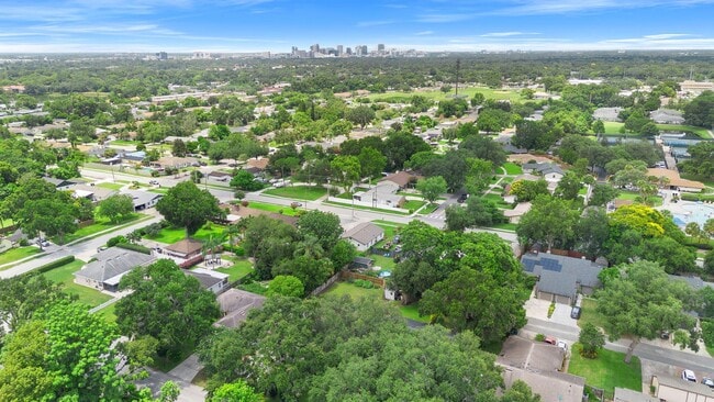 Building Photo - Beautiful Newly Renovated 2 Bedroom 2 Bath...