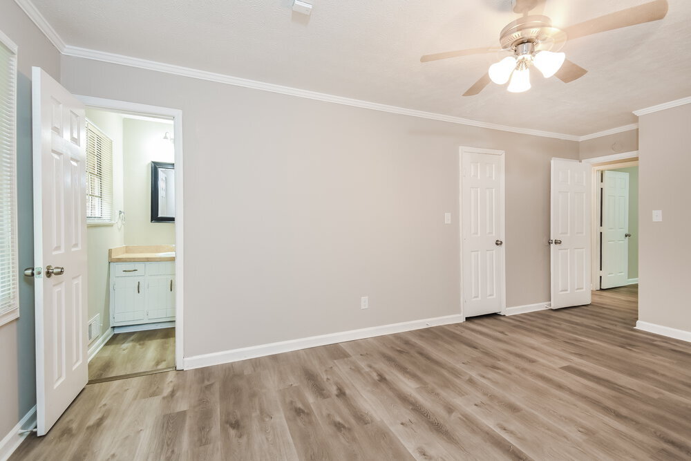 Building Photo - 6378 Valley Brook Dr