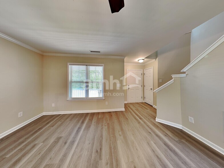 Building Photo - 111 Chadford Pl