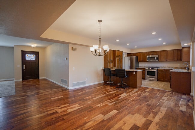 Building Photo - 1610 E Windjammer Way