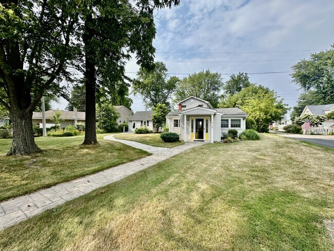 Primary Photo - 2115 Lake Rd