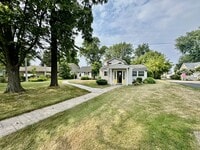 Building Photo - 2115 Lake Rd