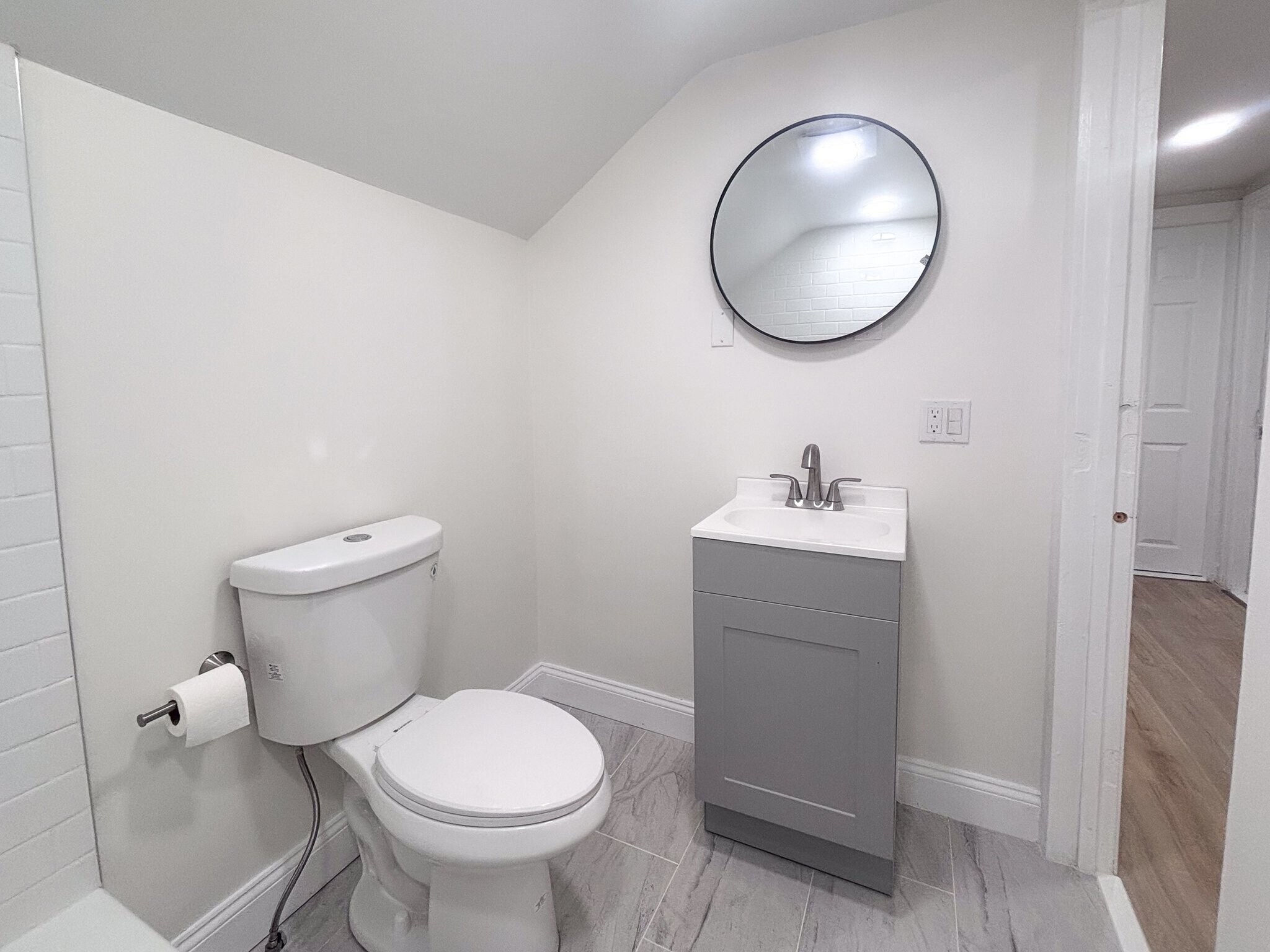 Building Photo - 38 Judith St