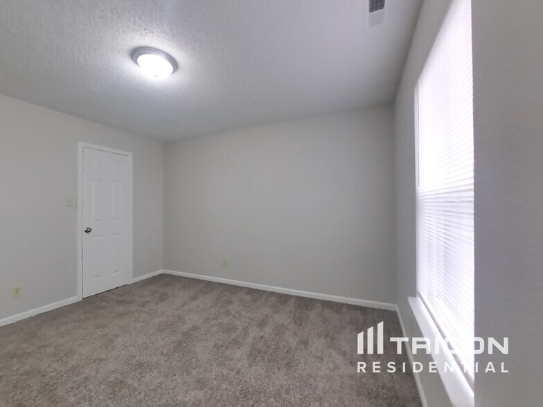 Building Photo - 522 Harmony Dr