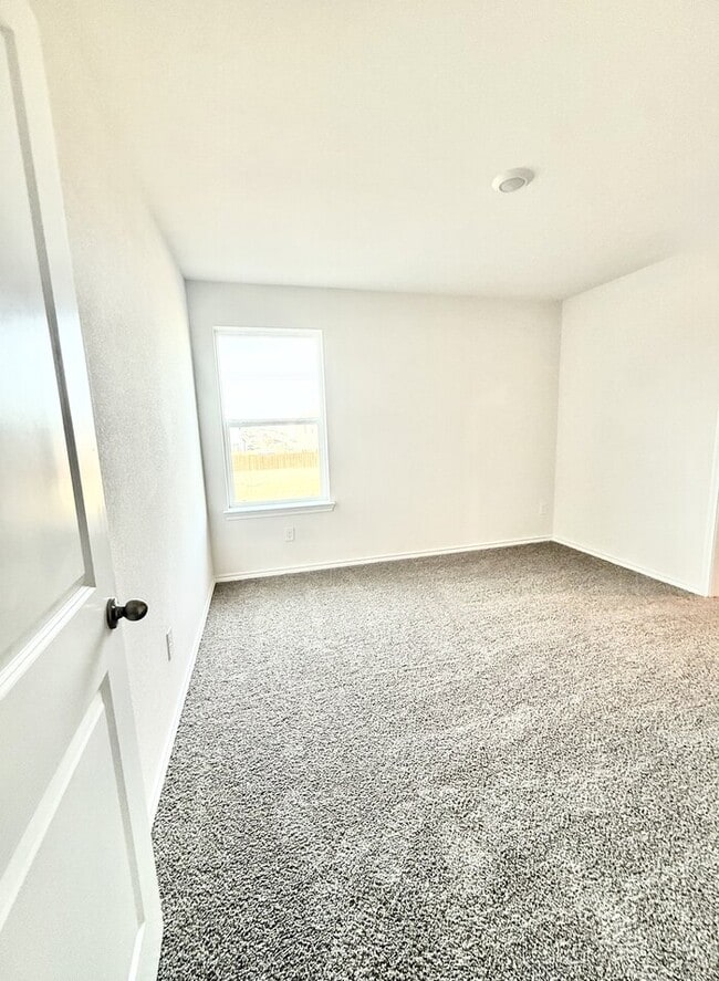 Building Photo - 314 Tall Cedar Wy