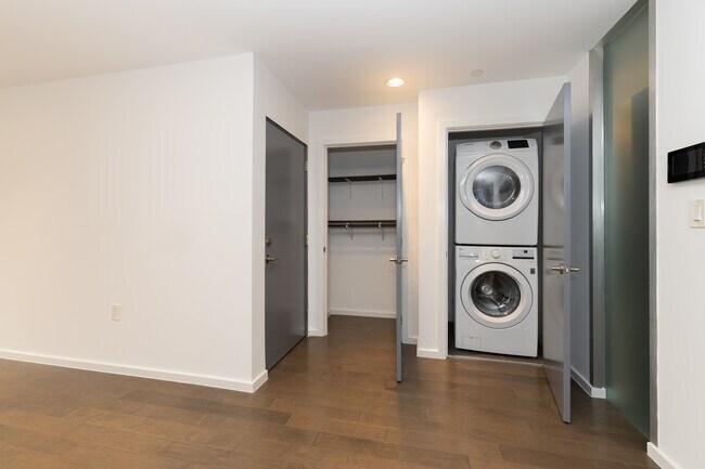 Building Photo - 1422 N 7th St