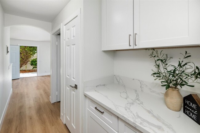 Building Photo - 9949 Erma Rd