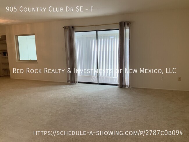 Building Photo - 905 Country Club Dr SE