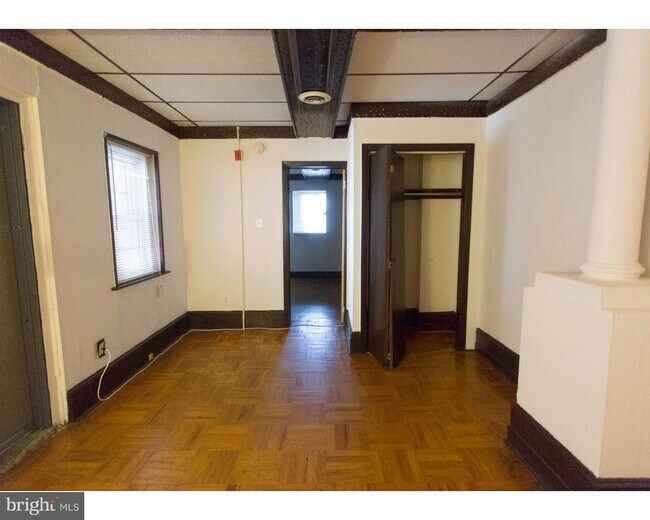Building Photo - 901 Clinton St