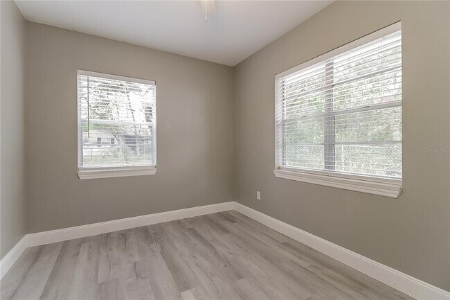Building Photo - 105 Highland Ave
