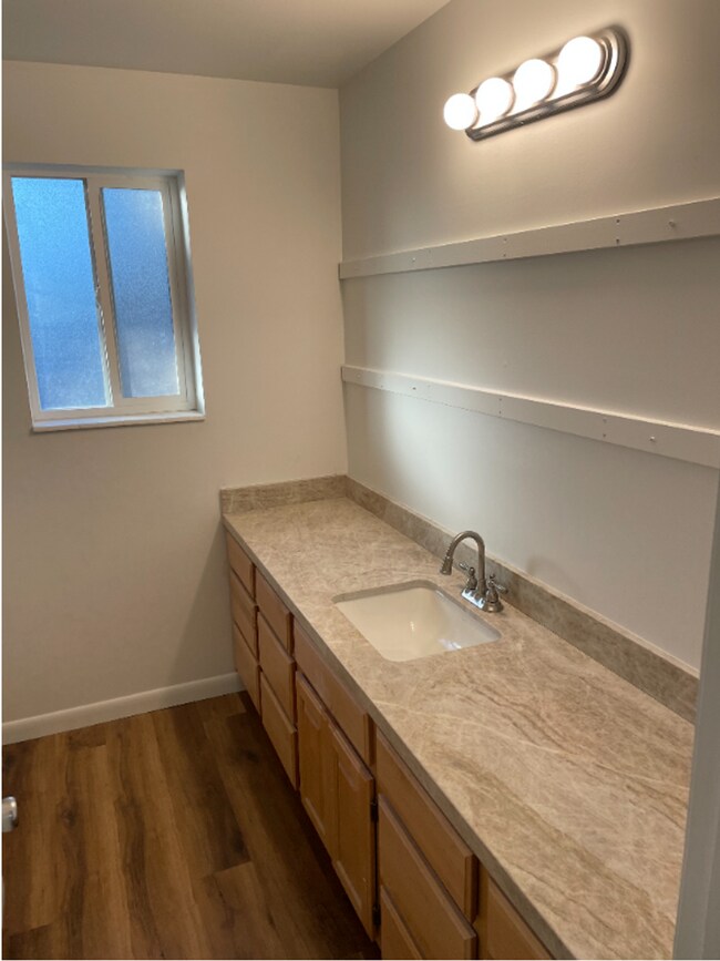 Building Photo - Spacious 5-Bedroom Home Near Little Cotton...