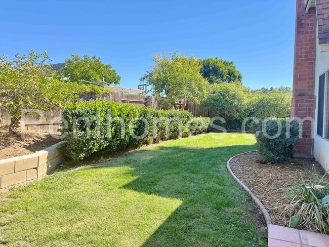 Building Photo - 1588 Rambla Puesta