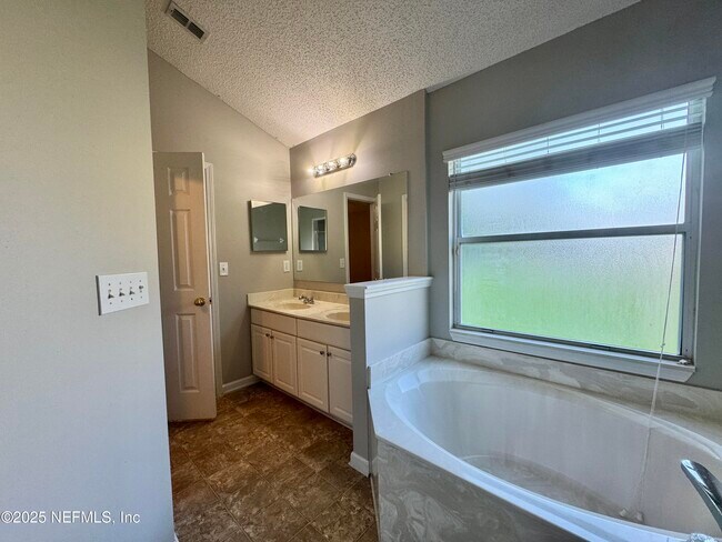 Building Photo - 1635 Heather Fields Ct