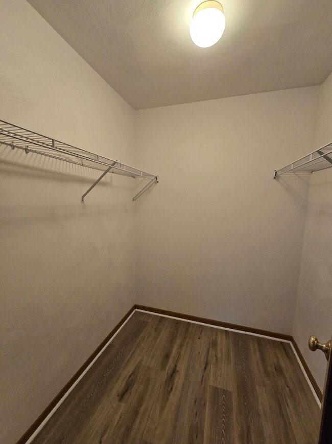 Building Photo - Large 2 Bedroom Townhouse - Burrell School District - Next to Hill Crest Country Club