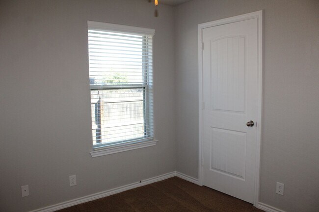 Building Photo - 5 BEDROOM, BELTON ISD
