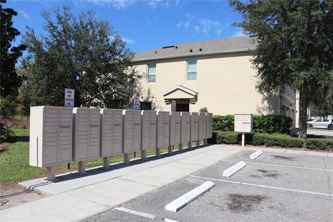 Building Photo - 3740 Seneca Club Loop