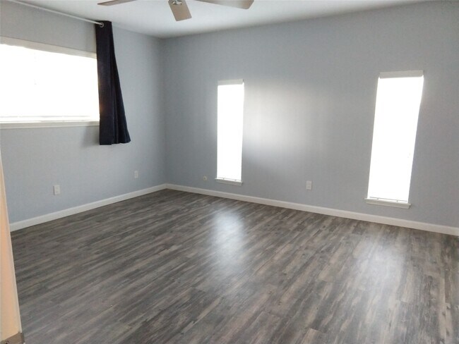 Building Photo - 12927 Westmere Dr