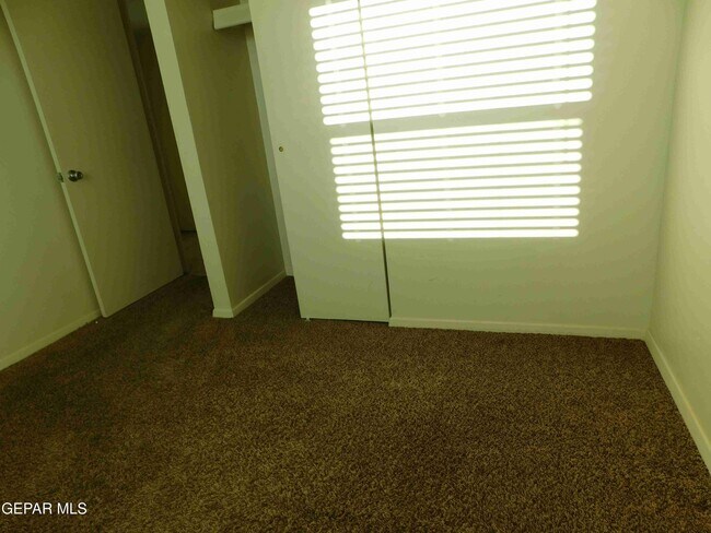 Building Photo - 225 3 Rivers Dr