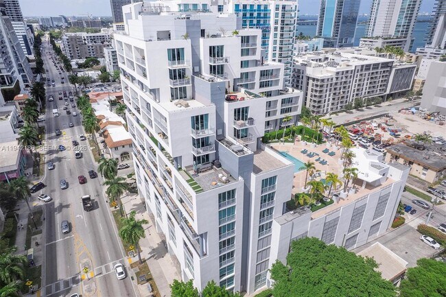 Building Photo - 350 NE 24th St