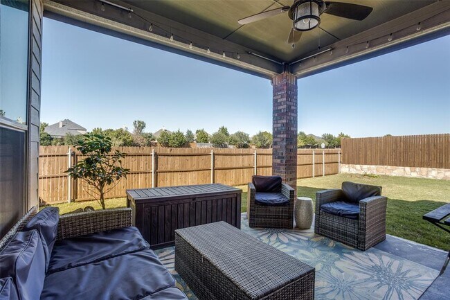 Building Photo - 3208 Thicket Dr